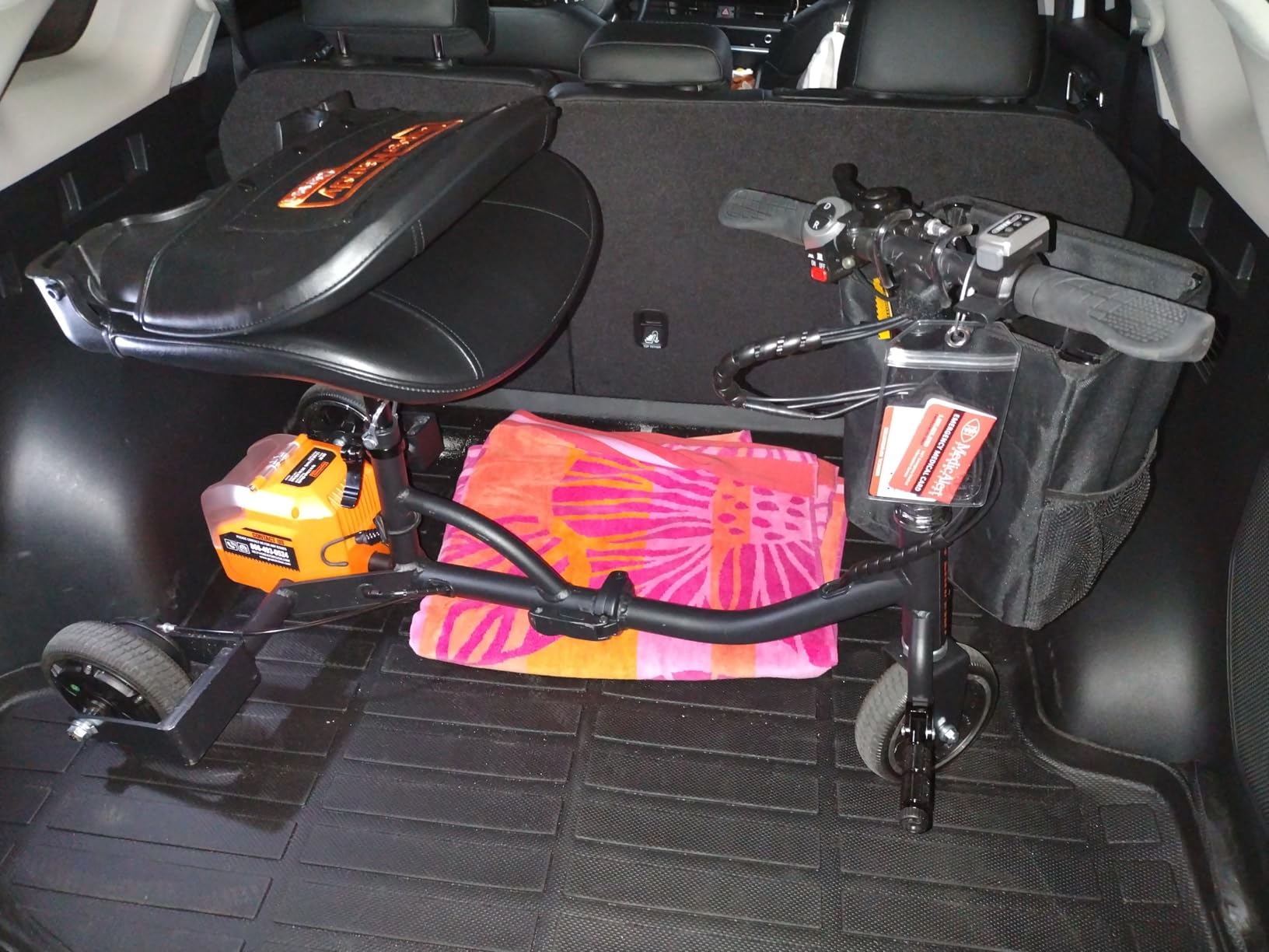 SuperHandy Passport Mobility Scooter for Adults- Foldable, 3 Wheel, Airline Travel Friendly - 13 Mile Range, Includes 2 Removable 44.4V Lithium-ion Batteries & Charger (275 Lbs) customer photo 1