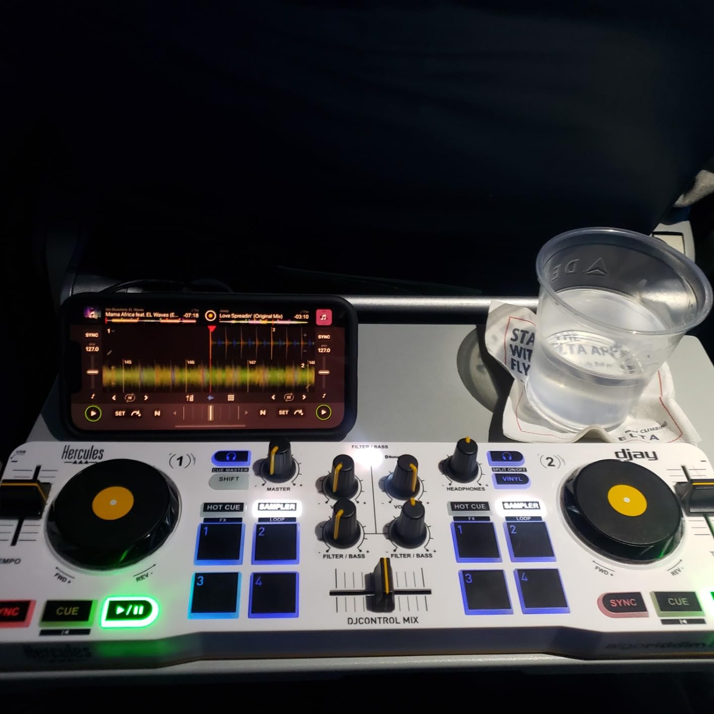 Hercules DJControl Mix – Bluetooth Wireless DJ Controller for Smartphones (iOS and Android) – dJay app – 2 Decks, White | Ultra-compact wireless Bluetooth DJ controller for smartphones with touch jog wheels, 4 performance pads, and djay app customer photo 2