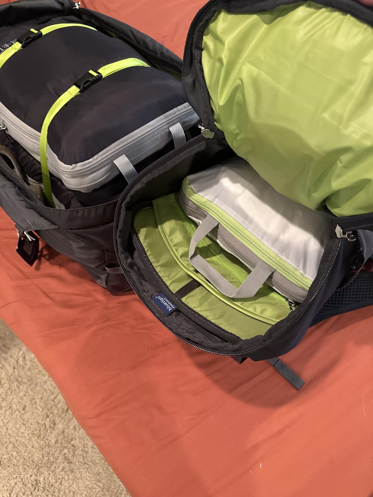 Osprey Farpoint 40L Men's Travel Backpack, Tunnel Vision Grey customer photo 2