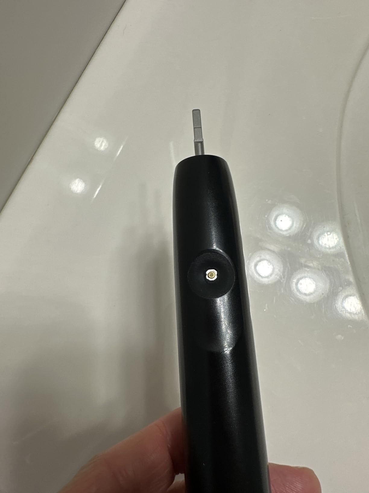 Philips Sonicare 4100 Rechargeable Electric Toothbrush, 1 Brush Head, Black customer photo 2