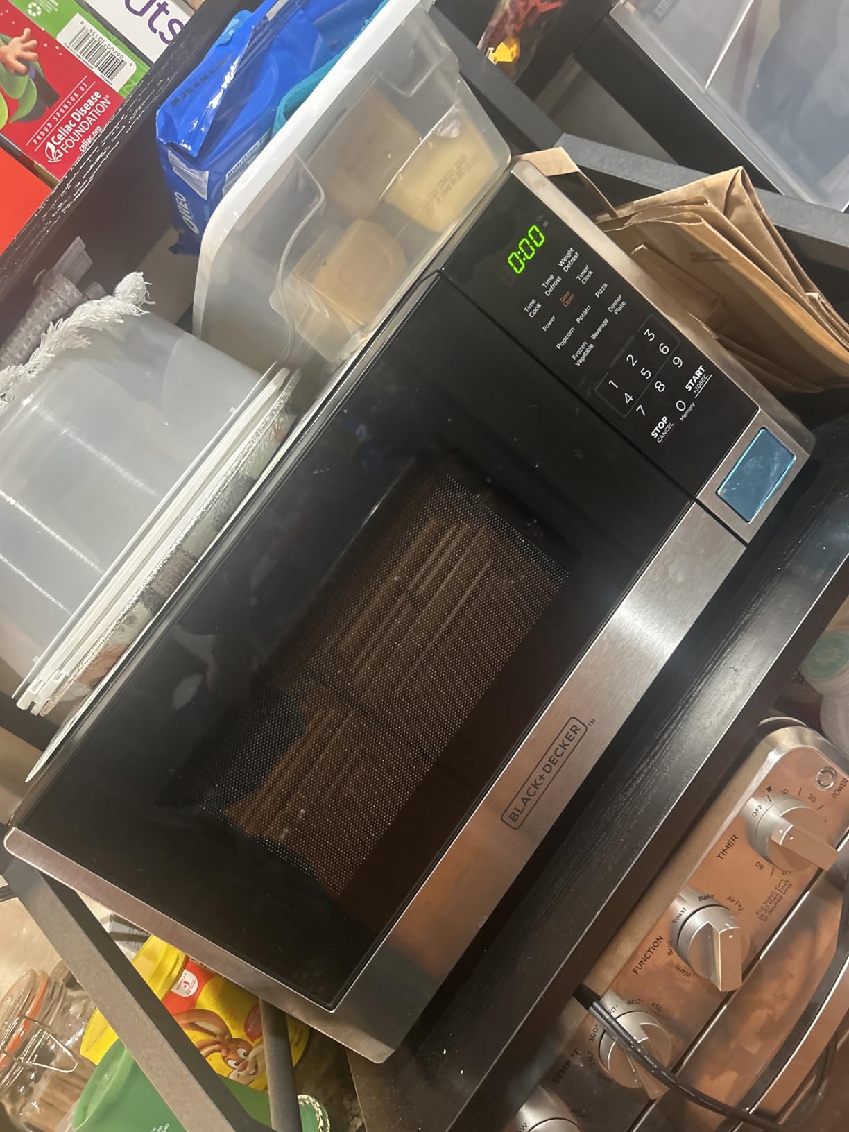 BLACK+DECKER Over the Range Microwave Oven, 1.9 Cu.Ft,1000W, 400 CFM customer photo 2