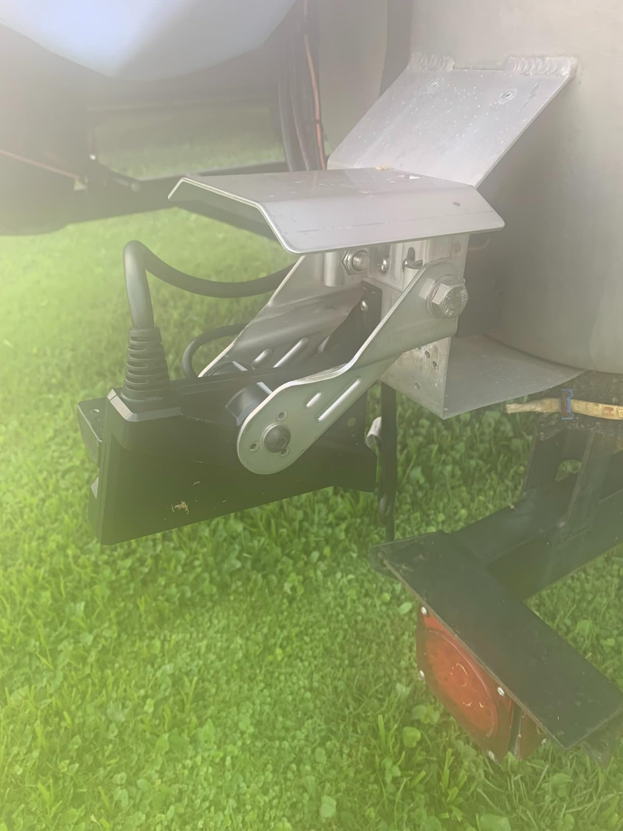 LiveScope™ Plus System with GLS 10™ and LVS34 Transducer, Target Separation, Sharp Sonar Images, Vivid Color, Clear Vision customer photo 1