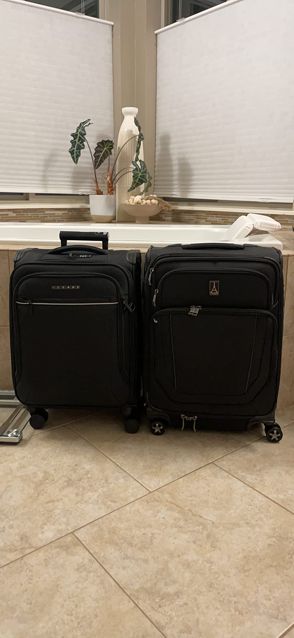 Verage Toledo Underseat Carry On Luggage 15-Inch Softside Small Suitcase with Spinner Wheels & USB Port (Navy, Carry-On 15-Inch) customer photo 2