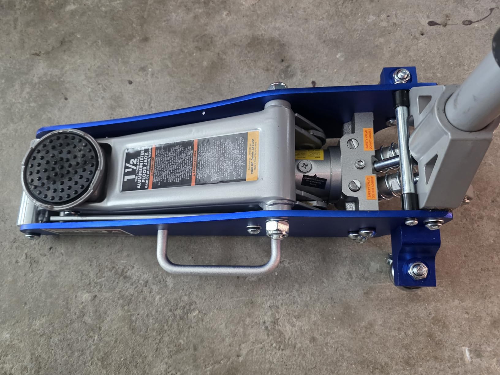 BIG RED AT815016LR Torin Hydraulic Low Profile Aluminum and Steel Racing Floor Jack with Dual Piston Quick Lift Pump, 1.5 Ton (3,000 lb) Capacity, Red customer photo 2