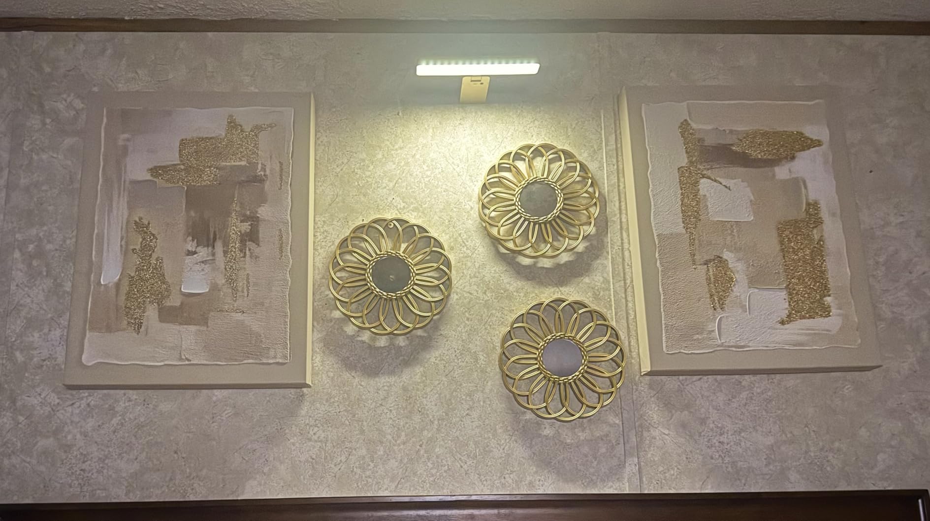 Wireless Picture Light Battery Operated,Rechargeable Painting Light with Remote Control, Metal Art Display Lamp,3 Modes,Dimmable Dartboard Light with Timer for Frame Gallery,300LM, Gold customer photo 1