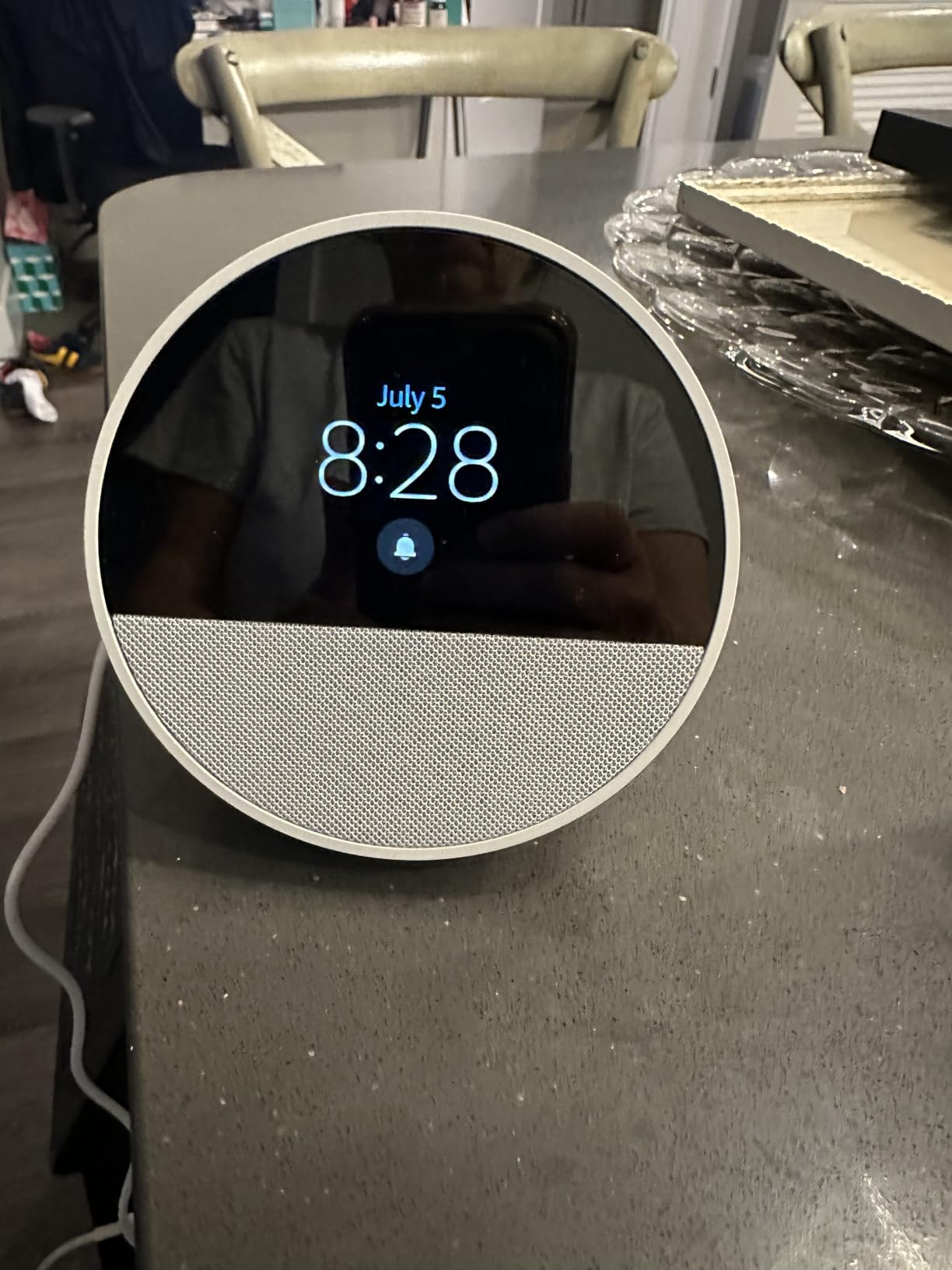 Amazon Echo Spot (newest model), Great for nightstands, offices and kitchens, Smart alarm clock, Designed for Alexa+, Black customer photo 1