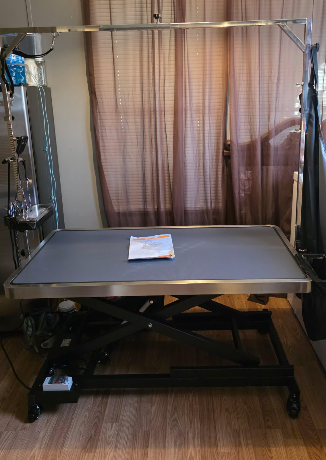 KANIS Professional Electric Dog Grooming Table - Heavy Duty customer photo 2