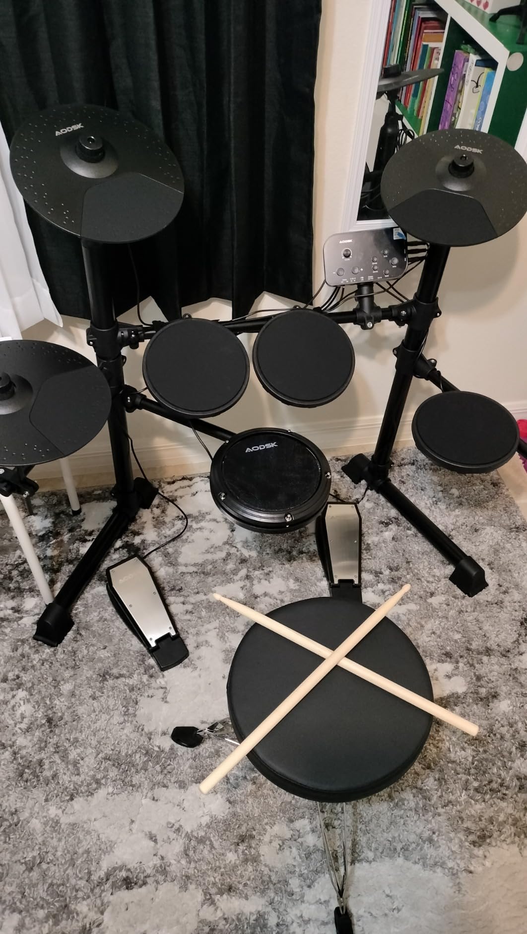 AODSK Electric Drum Set For Beginner 150 Sounds,4 Quiet Drum Pads 2 Pedals customer photo 1