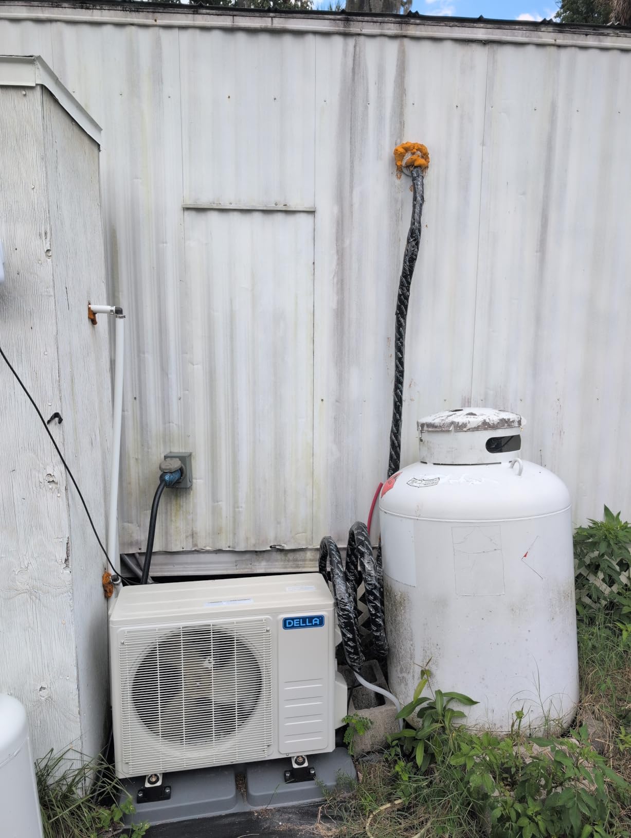 DELLA Vario Series 18000 BTU Wifi Mini Split AC, Work with Alexa 21 SEER2 Cools Up to 1000 Sq.Ft, Energy Efficient 230V Ductless Inverter System with 1.5 Ton Pre-Charged Heat Pump & 16.4ft Kit customer photo 1