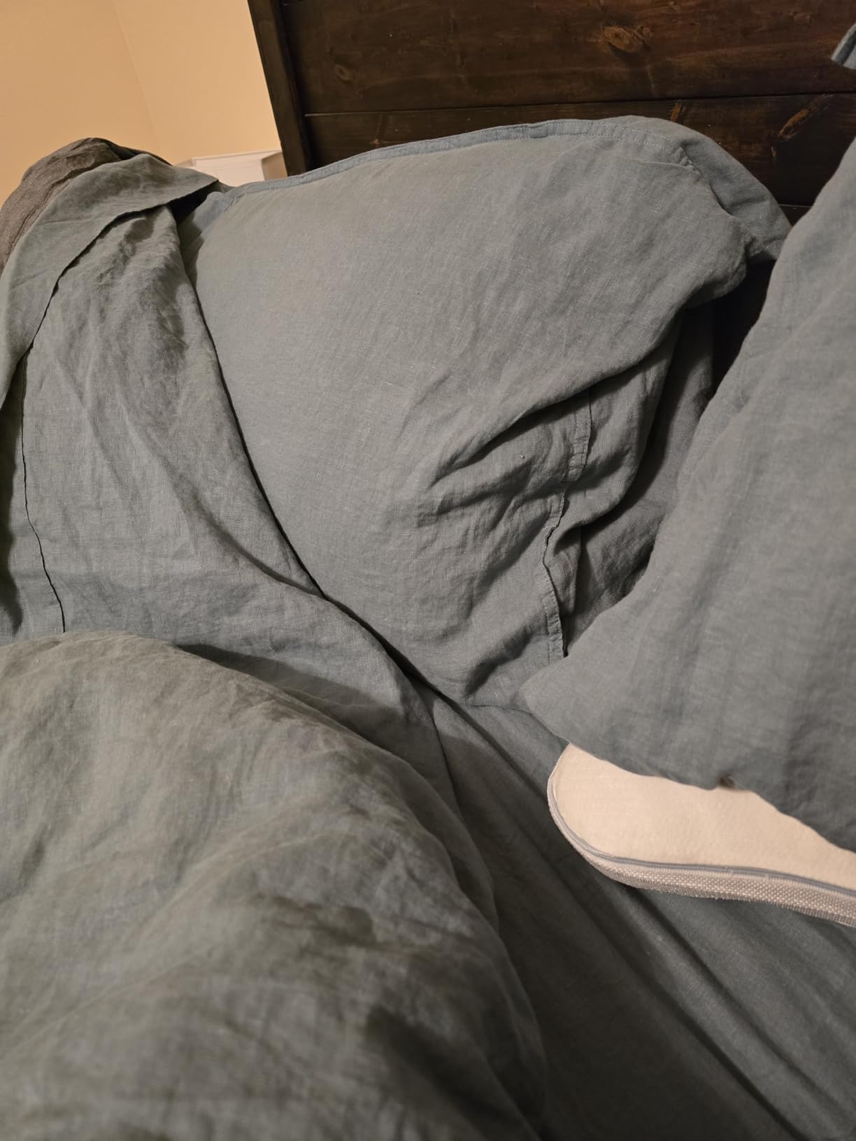 EVERLY Linen Queen Sheets Set, 100% Stonewashed French Linen Bed Sheets Deep Pocket Sheets, 4 Pieces (1 Flat Sheet, 1 Fitted Sheet, 2 Pillowcases) Natural Flax Bedding Set-Mossy Green customer photo 1