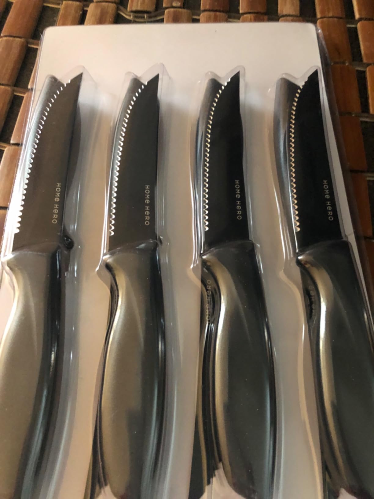 Home Hero Steak Knife Set - Nonstick Serrated Steak Knives - Stainless-Steel Kitchen Knife Set - Ergonomic TPR Handles for Precision Meat Carver - 6-Pc Set, Black customer photo 1