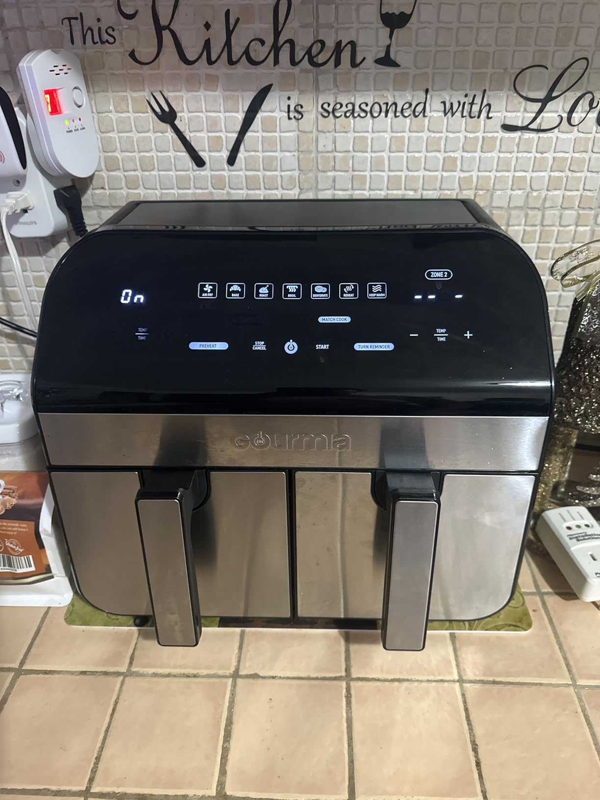 Gourmia Dual Basket Air Fryer - 10 Qt Large Capacity, FryForce360º, Digital Display with 7 Presets, Roast, Bake, Broil, Dehydrate, Match Cook, Sync Finish, Dishwasher Safe Accessories, Black customer photo 2