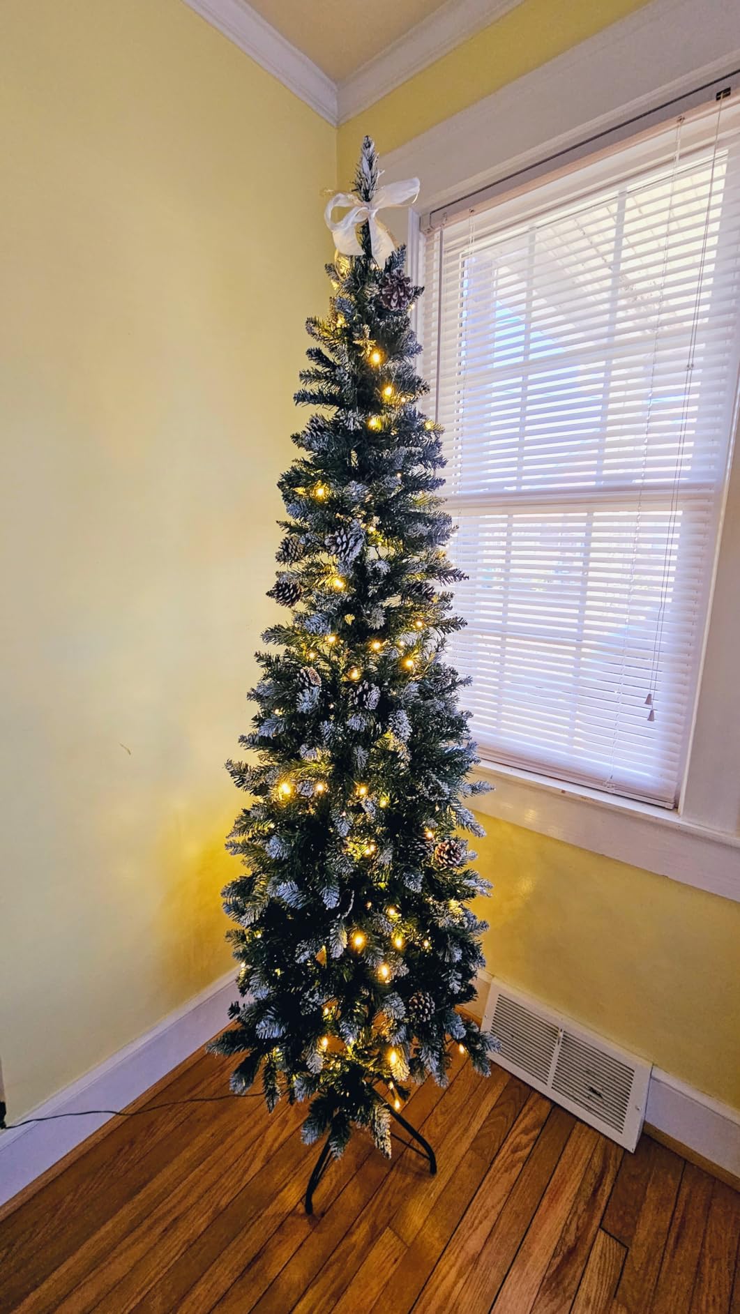 Homde Pre-Lit Pencil Christmas Tree: 7 Foot 210 Warm White Light customer photo 2