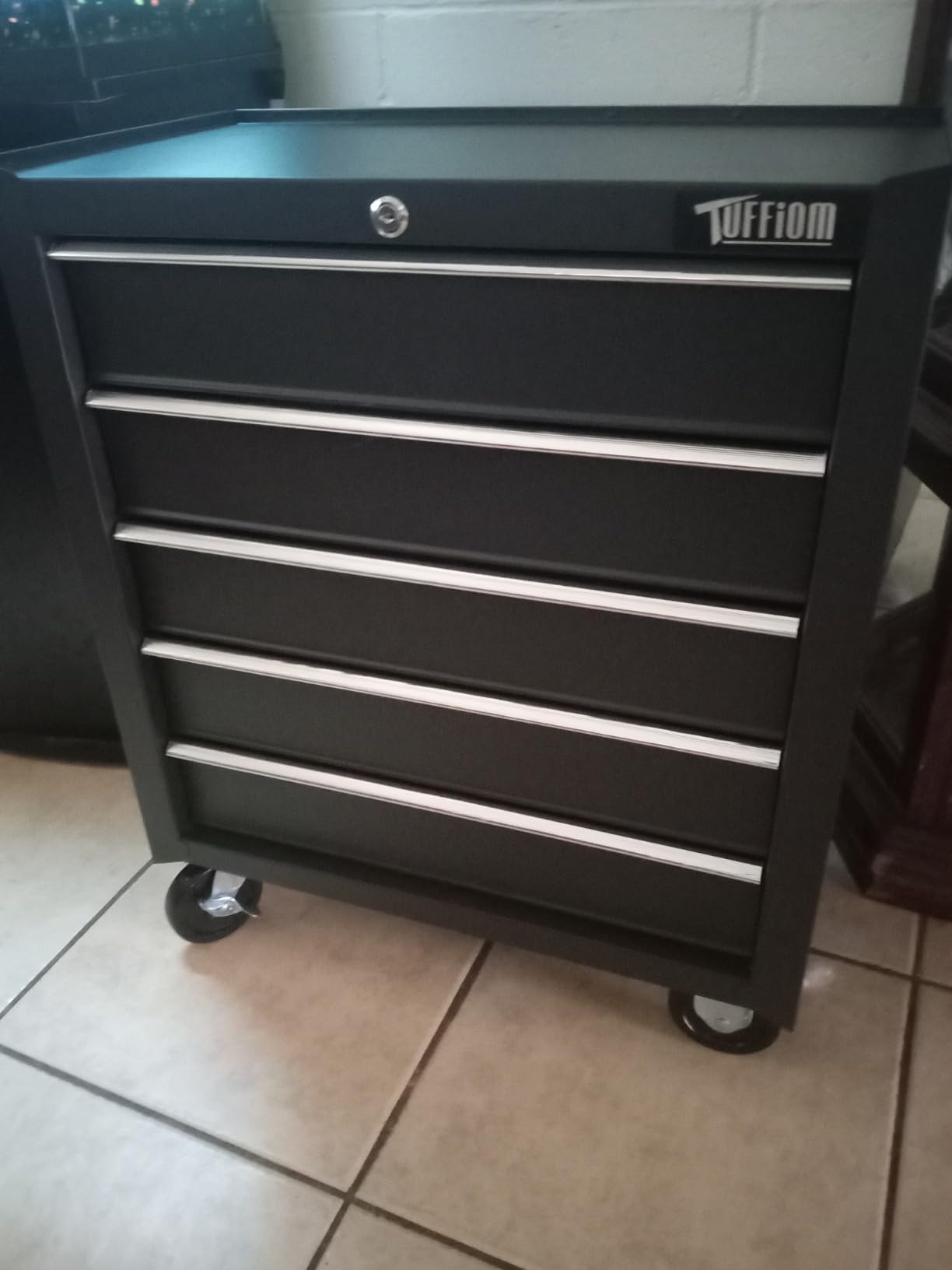 TUFFIOM 5-Drawer Rolling Tool Chest w/Drawers & Lock, Tool Storage Cabinet with Lockable Wheels, Top Cushion & Drawer Liners, Tool Organizer Box for Garage, Warehouse & Repair Sho customer photo 2
