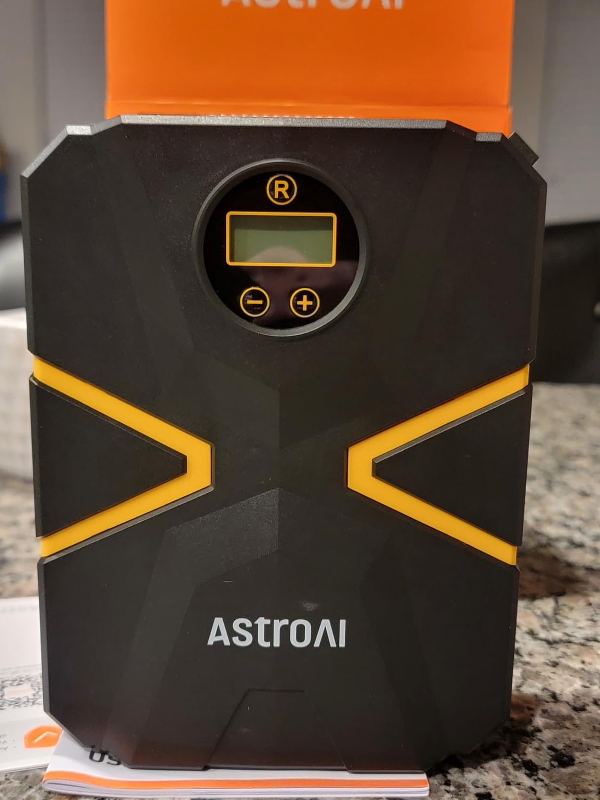 AstroAI S1 Tire Inflator Portable Air Compressor 12V DC with Digital Gauge customer photo 1