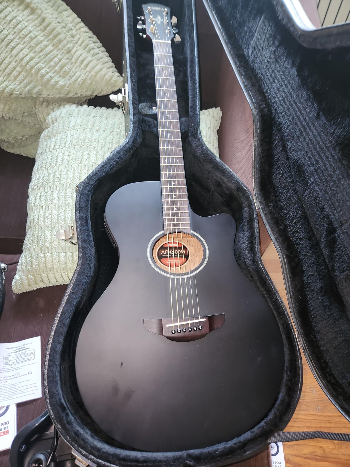Yamaha APX600M Thin Body Acoustic-Electric Guitar, Matte Finish customer photo 2
