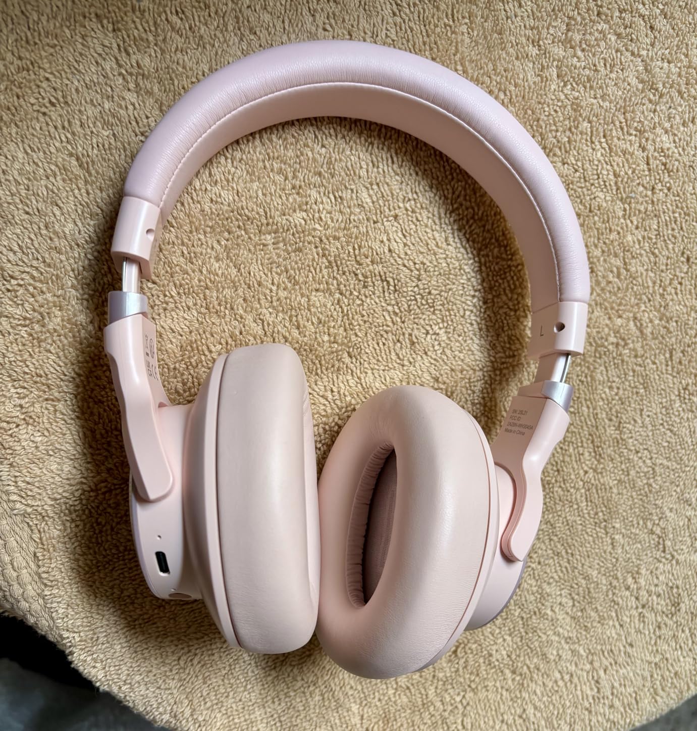 KVIDIO Hybrid Active Noise Cancelling Headphones Over Ear customer photo 2
