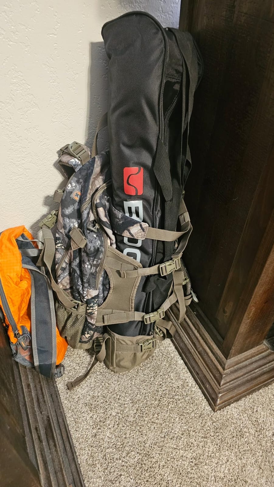 YVLEEN Hunting Backpack, Waterproof Camo Day Pack with Rifle & Bow Holder customer photo 2
