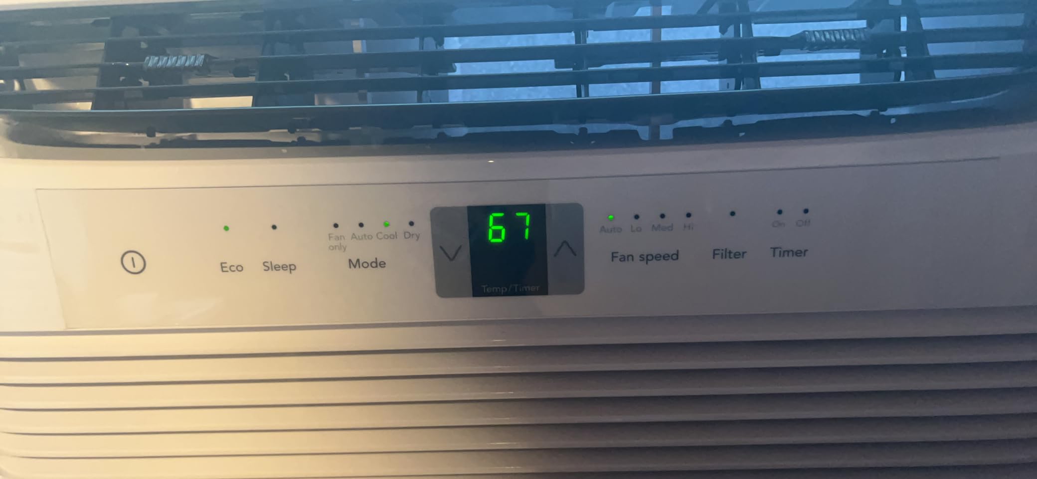 Frigidaire 6,000 BTU Window Air Conditioner with Remote Control, Cools Up to 250 Sq. Ft., Quiet Operation, Eco Mode, 3 Fan Speeds, Auto Restart, White customer photo 1