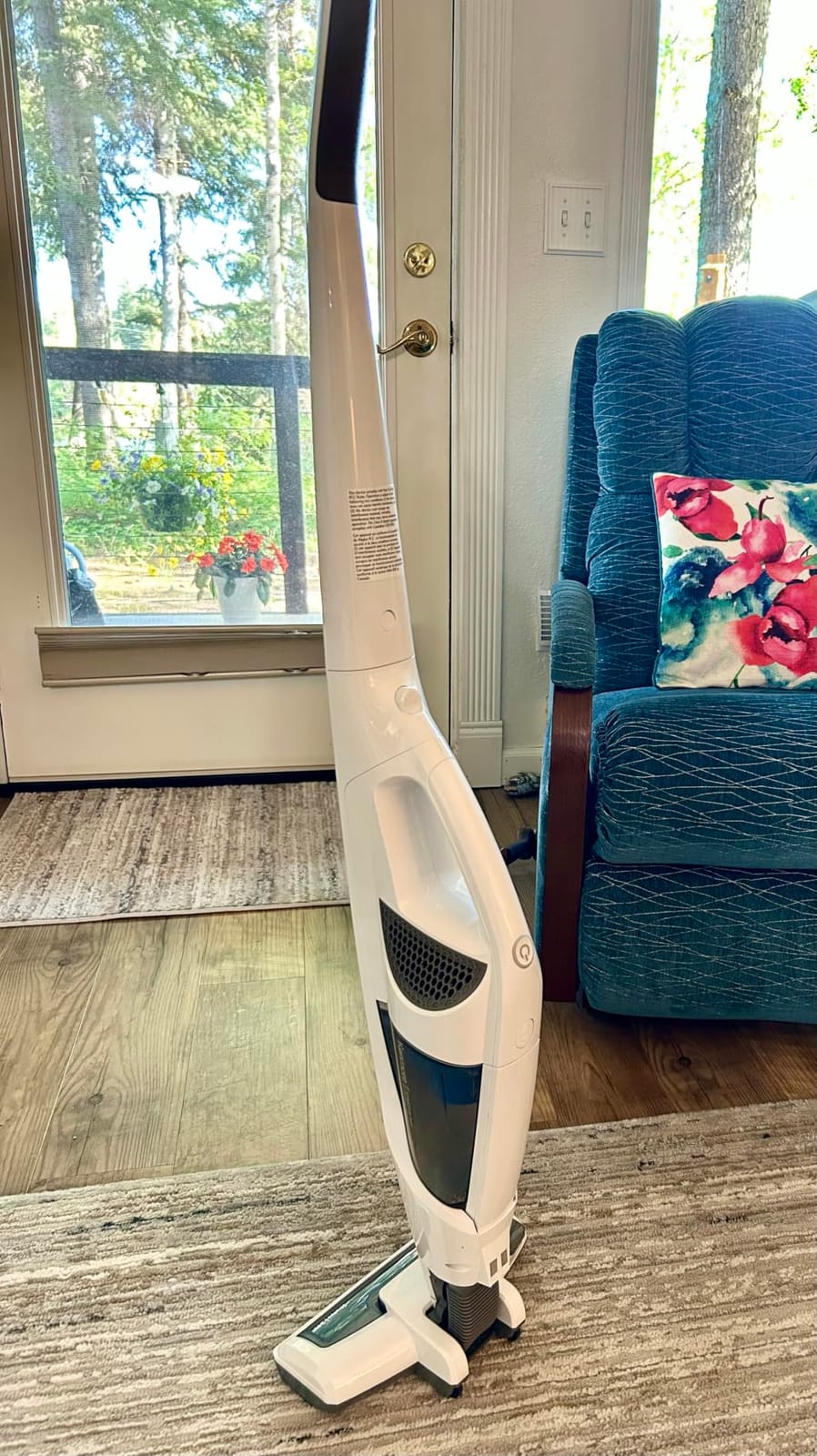 Kenmore DS1020 16V Cordless Stick Vacuum Lightweight 2-in-1 Handheld | LED Headlight with 2-Speed Power Control for Hardwood Floor, Carpet & Pet Hair, Gray-Blue customer photo 2