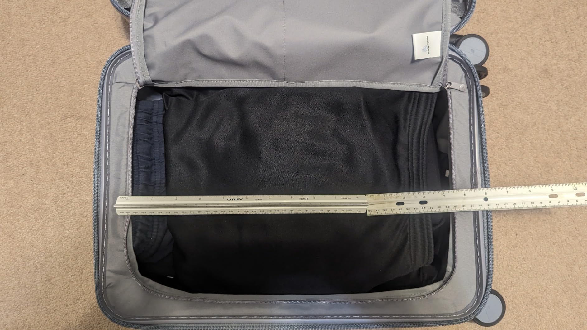 Hanke 16 Inch Underseat Small Carry On Luggage, Hard Shell with TSA Lock customer photo 1