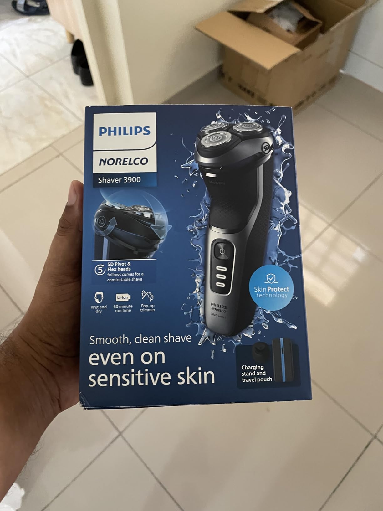 Philips Norelco 3900 Electric Shaver, Storm Blue customer photo 1