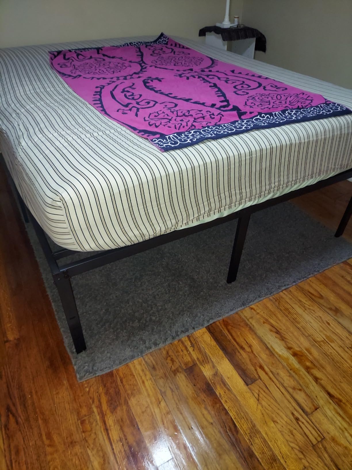QEROMY Twin Bed Frame - 18 in Sturdy Platform Bed Frame Twin Size customer photo 1