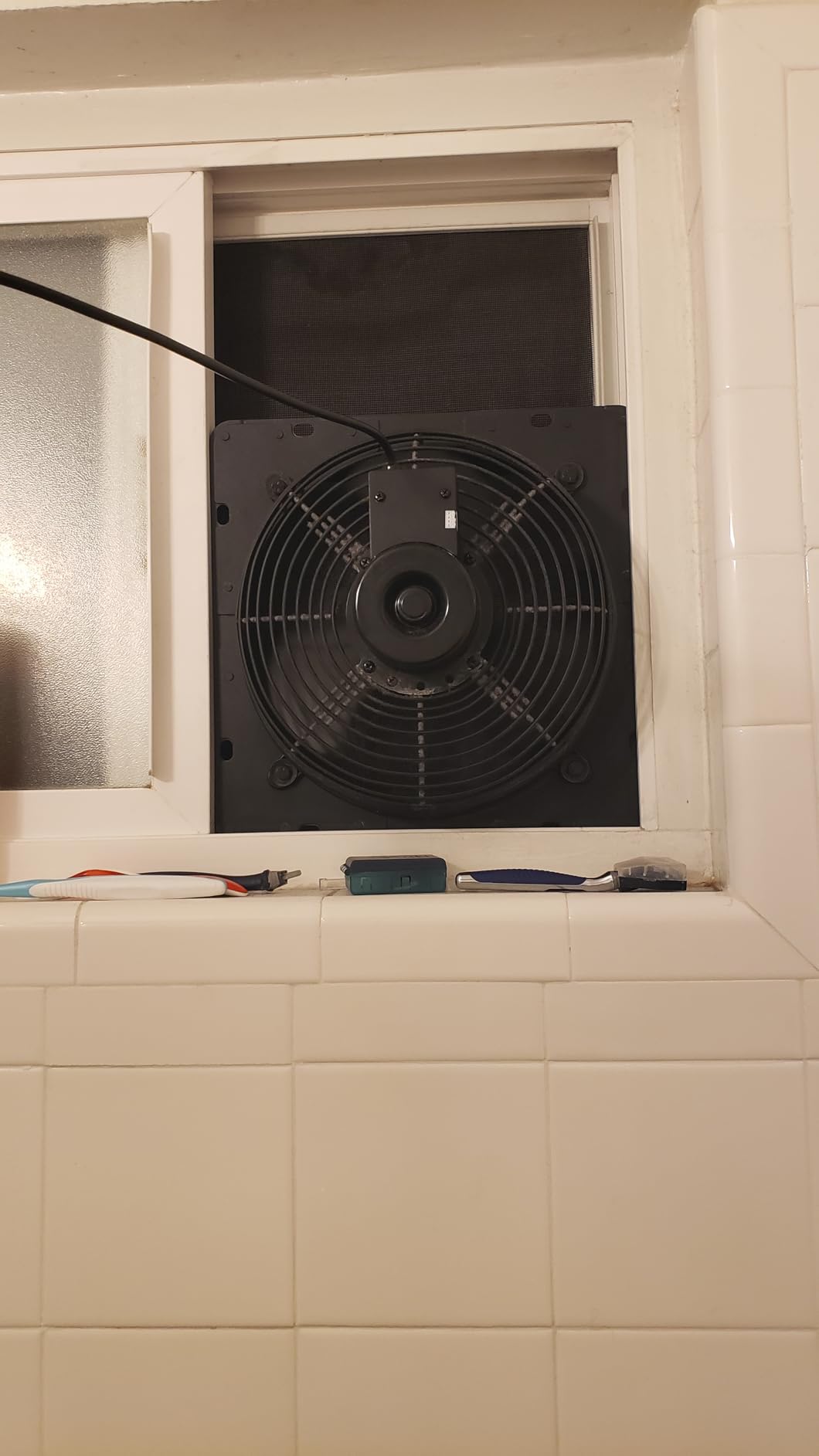 HG Power 10 Inch Shutter Exhaust Fan, 647CFM Quiet Garage Exhaust Fan with 8 Foot Long ON/OFF Switch Cable for Chicken Coop, Shed, Basement, Gable, Kitchen, Attic Ventilation Use, Black customer photo 2
