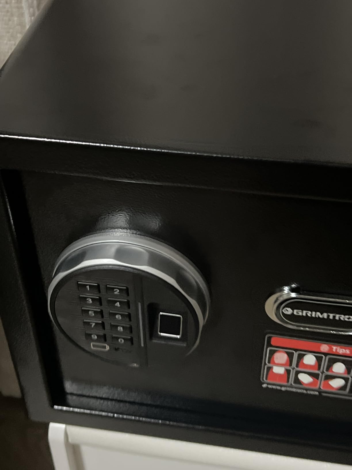 Grimtron 32LB Biometric 4 Pistols Safe with Fingerprint Lock, 3-8 Digit PIN customer photo 1