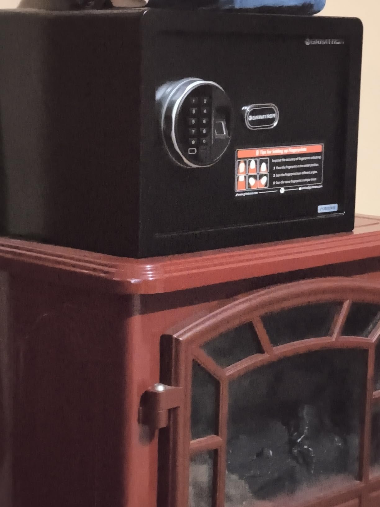 Grimtron 32LB Biometric 4 Pistols Safe with Fingerprint Lock, 3-8 Digit PIN customer photo 2