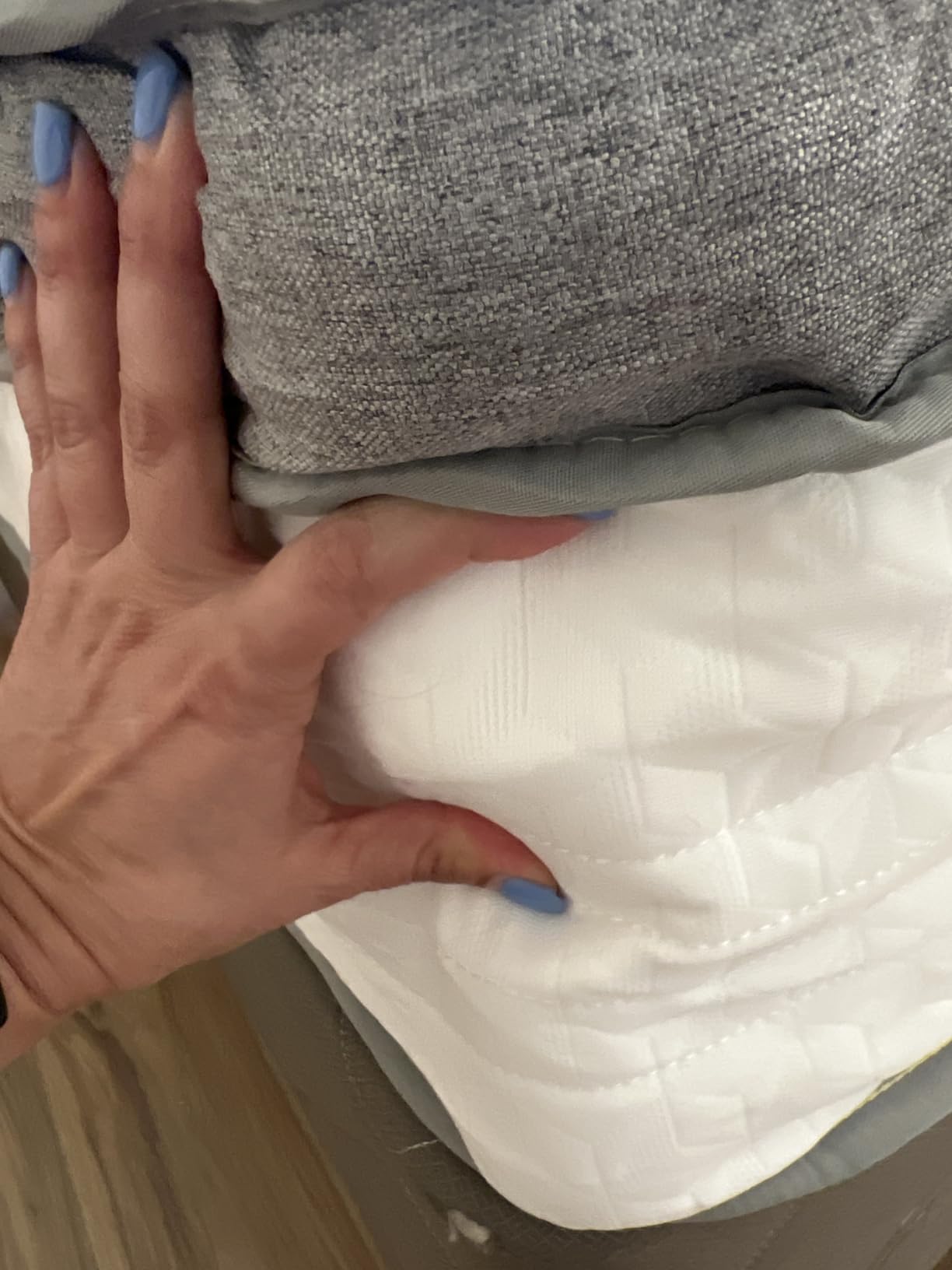 Novilla Queen Mattress, 12 Inch Hybrid Mattress Queen with Comfort Foam|Innerspring Pillow Top Mattresses in a Box, Pressure & Pain Relief, Soft Feel but Supportive, CertiPUR-US customer photo 1