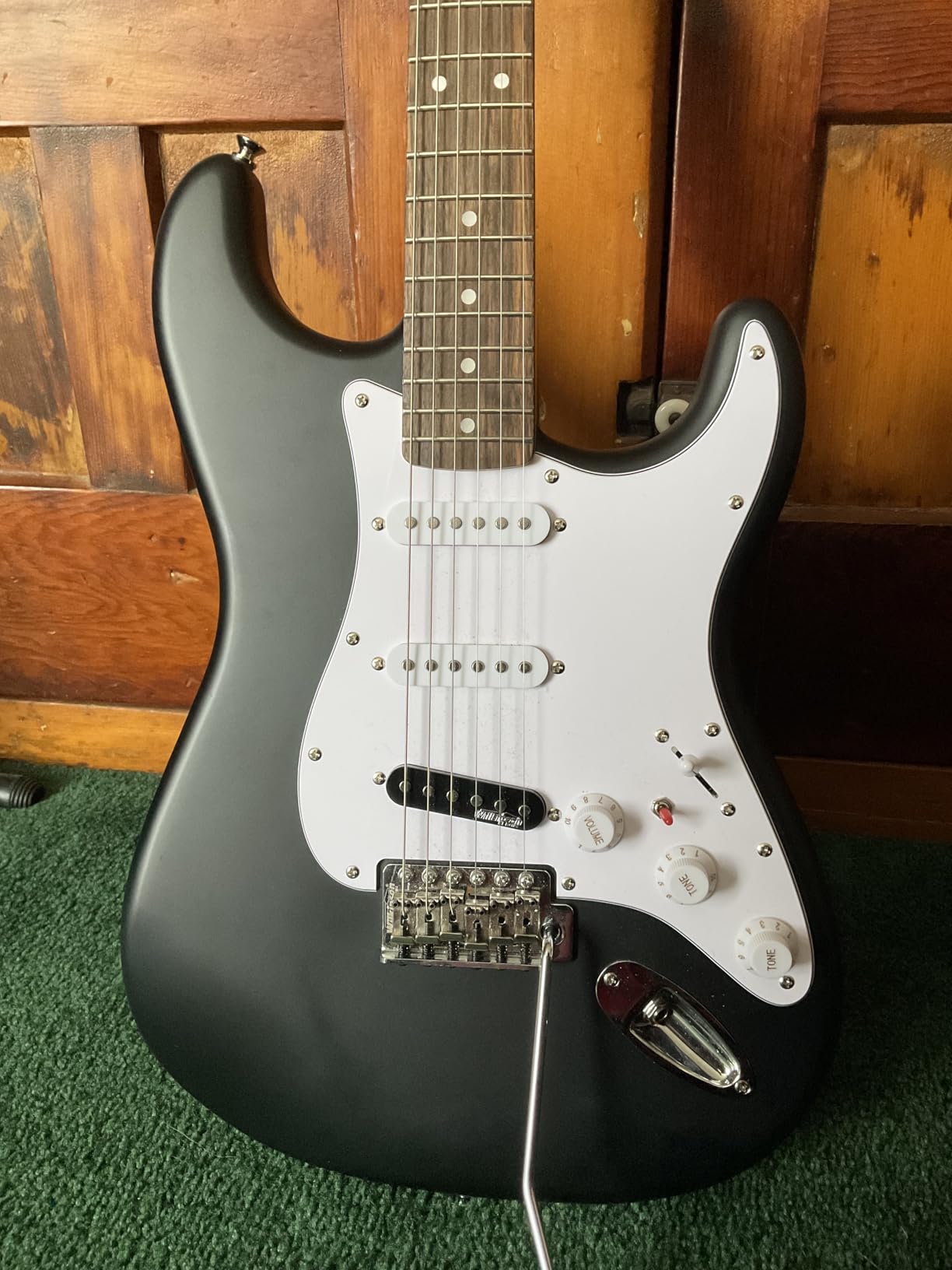 Fender Squier Stratocaster Beginner Electric Guitar, Matte Black customer photo 1