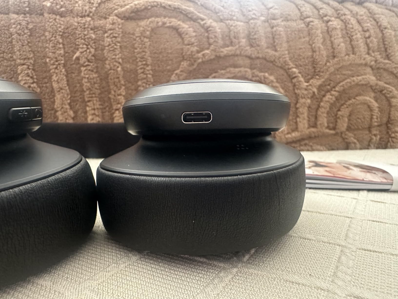 JBL Live 770NC - Wireless Over-Ear Headphones with True Adaptive Noise Cancelling with Smart Ambient, Up to 65 Hours of Battery Life, Comfort-fit Fabric Headband & Carrying Pouch (Black) customer photo 2