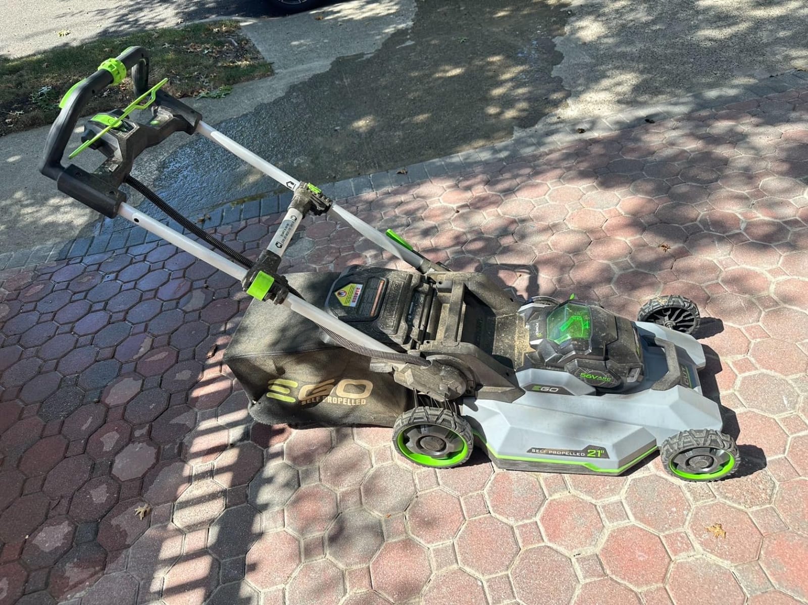 EGO POWER+ Cordless Electric Lawn Mower, Self-Propelled, Includes 56V 7.5Ah Battery and Rapid Charger (LM2135SP) Plus Extra 5.0Ah Battery (BA2800T) customer photo 2
