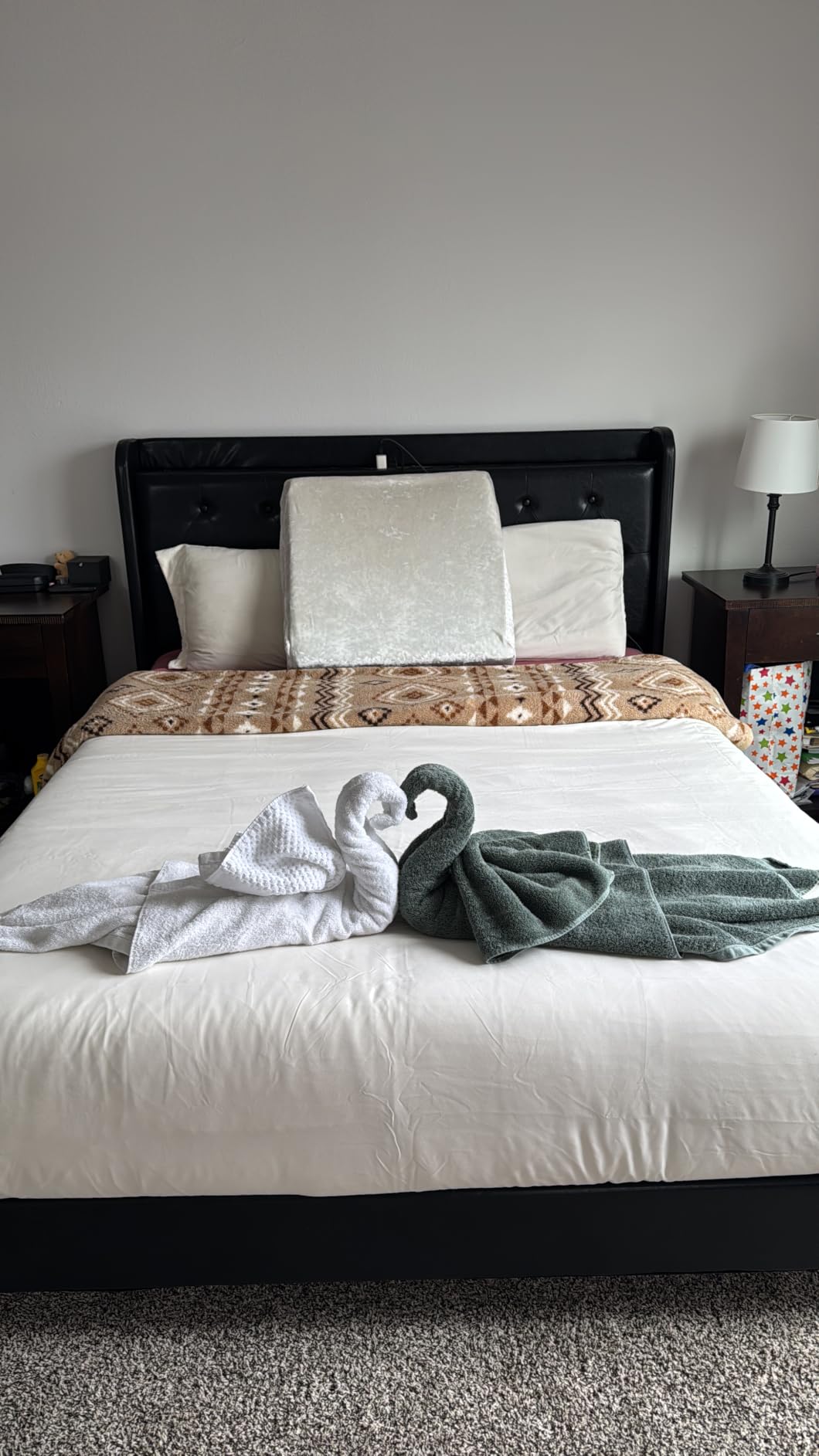 Duvet Cover King Size - Extra Soft 3 Piece with Zipper Closure - White customer photo 1
