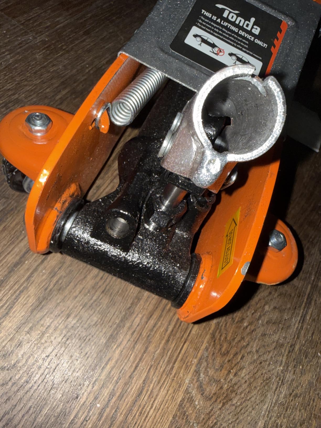 TONDA 2.5 Ton Low Profile Floor Jack, 5,000 Lb Hydraulic Car Jack customer photo 1