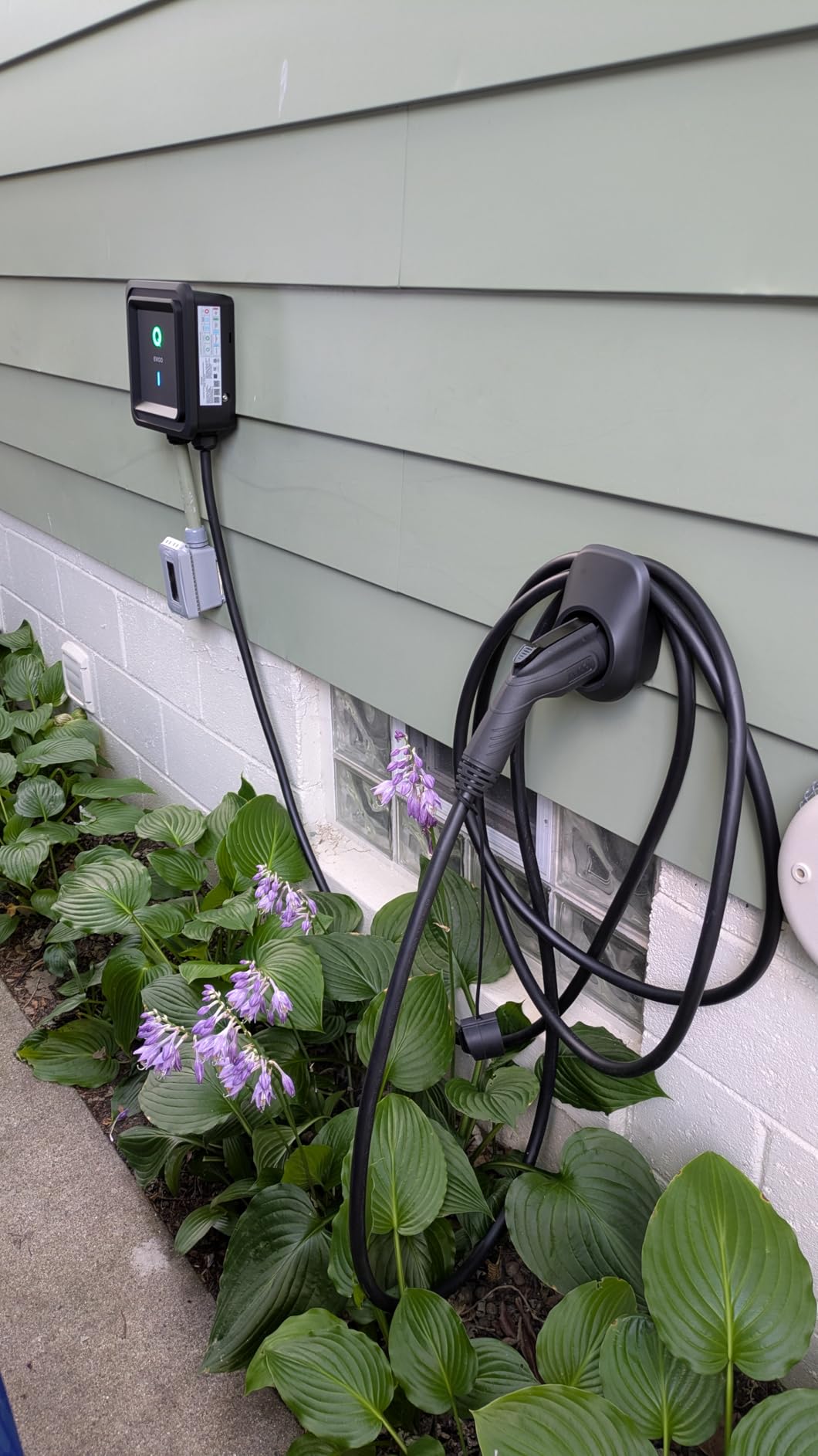 EVIQO Level 2 EV Charger J1772 48A - Hardwired 240V Wall Charging Station customer photo 2