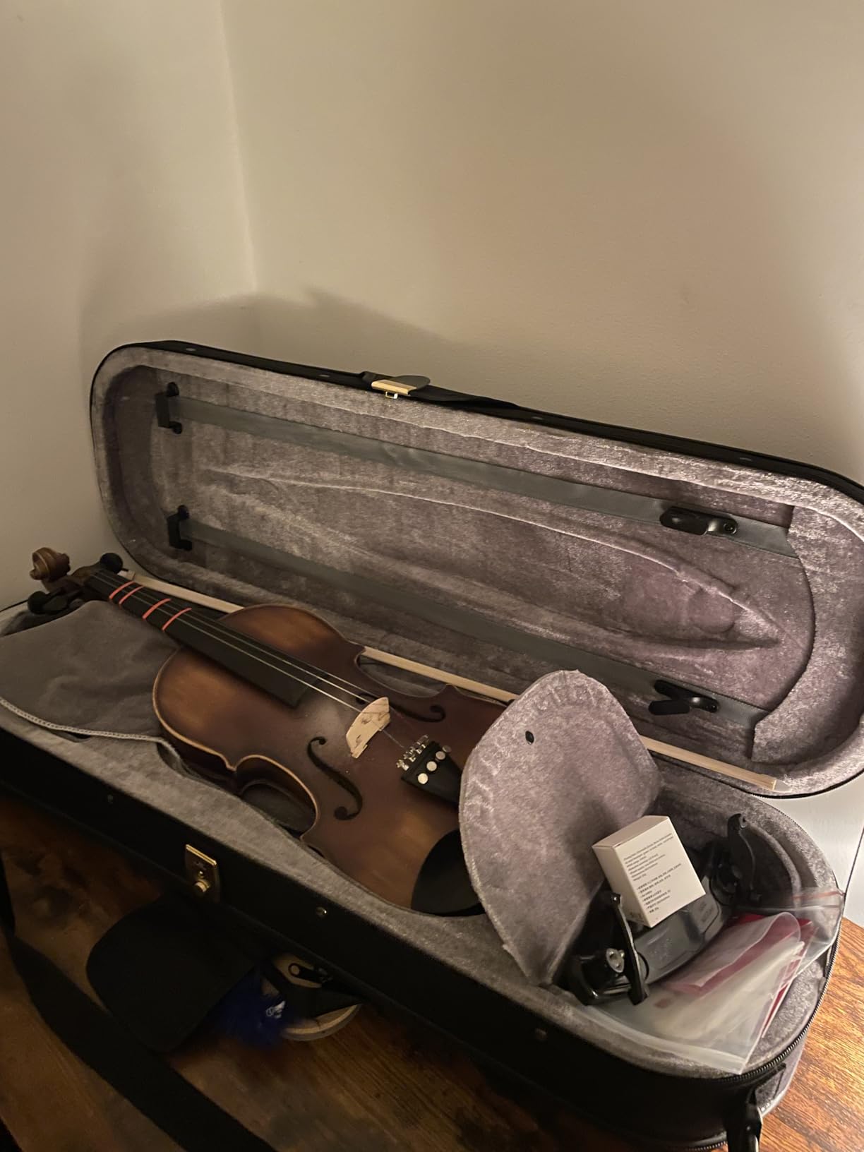 Vangoa Violin 4/4 Full Size Set, Varnish Fiddle Solid Wood for Professional Adults Senior Intermediate Beginners Student Starter Acoustic Violins Kit Outfit with Ebony Fitted, Hard Case, Right Handed customer photo 2