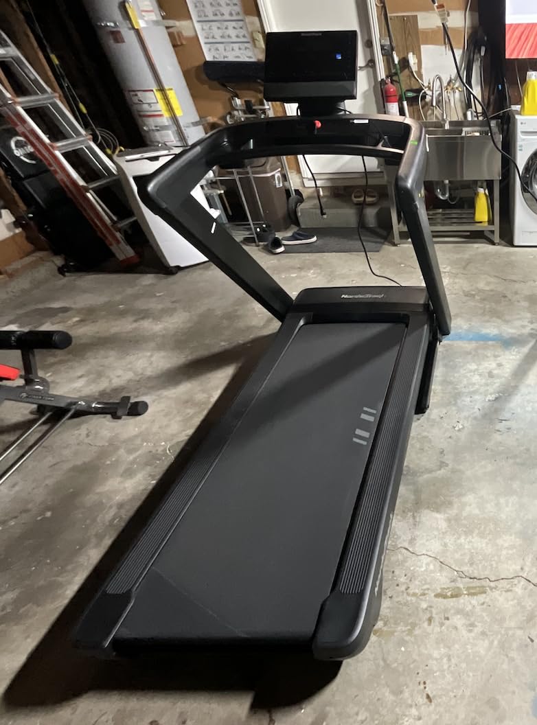 NordicTrack Commercial LE Treadmill with iFIT customer photo 2