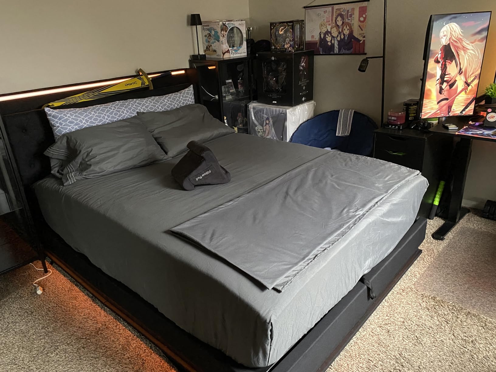 Ailisite Lift Up Storage Bed Queen, Bed Frame Queen Size with Charging Station&Led Lights, Upholstered Platform Bed with Wingback Storage Headboard, Hydraulic Lift System,No Box Spring Needed,Black customer photo 1