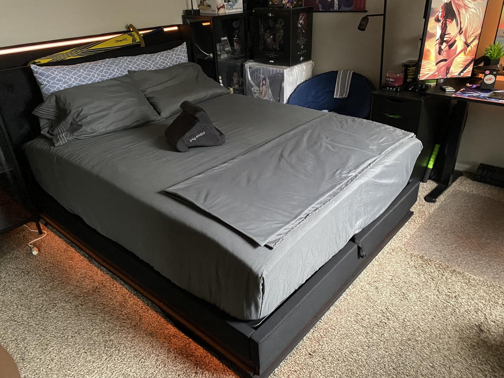 Ailisite Lift Up Storage Bed Queen, Bed Frame Queen Size with Charging Station&Led Lights, Upholstered Platform Bed with Wingback Storage Headboard, Hydraulic Lift System,No Box Spring Needed,Black customer photo 2