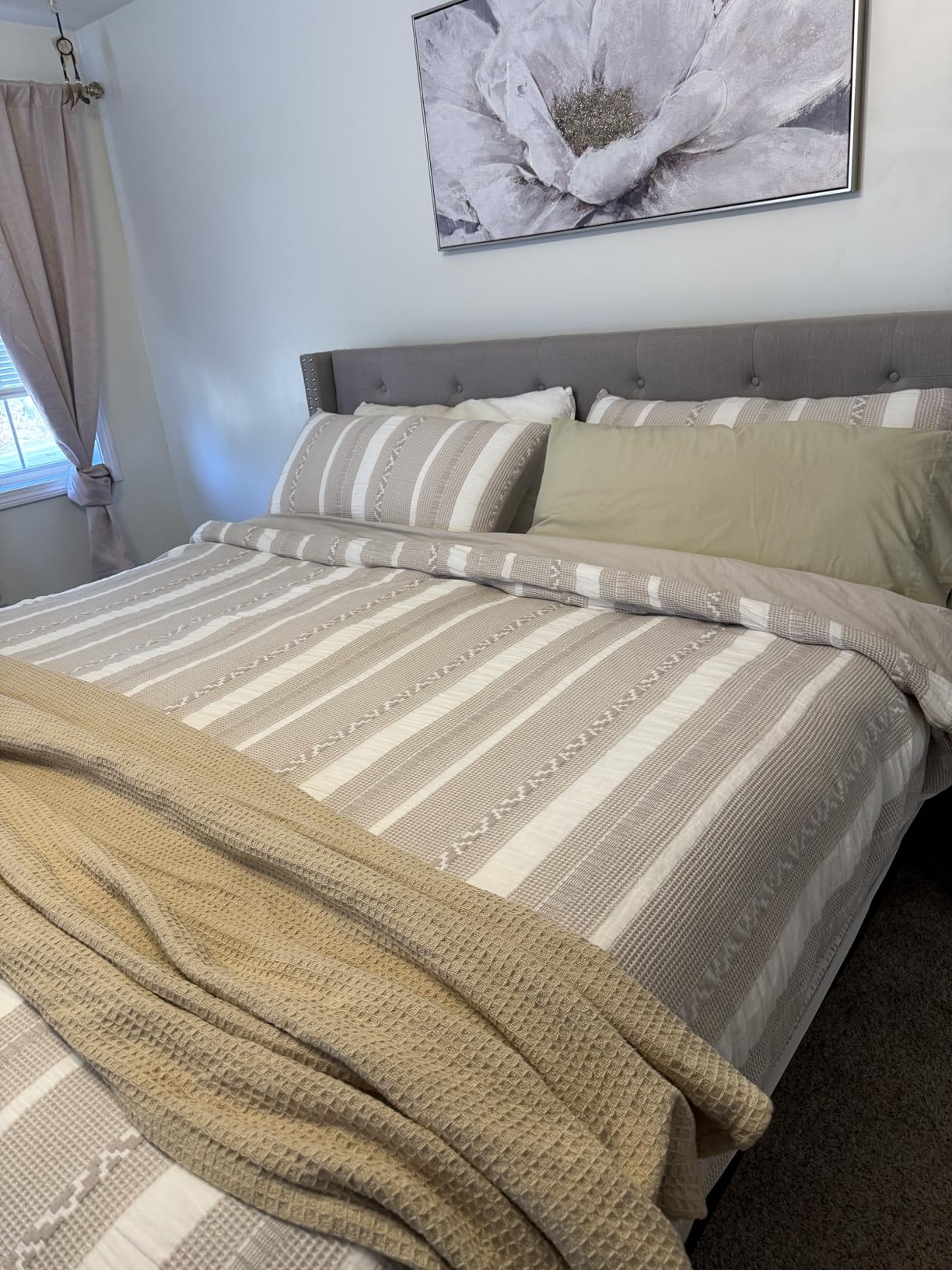 CUDDLE DREAMS Classic Wool Comforter (Midweight for All Season, Queen) customer photo 2