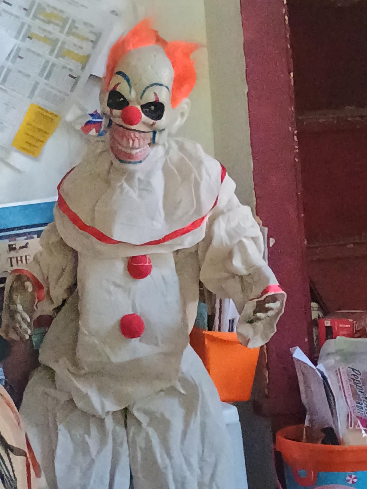Halloween Animatronic Sitting Clown, Halloween Animated Decorations with Sound Activated, Creepy Sound, Light Up Eyes, Scary Move, Haunted House Holiday Spooky Decor Horror Prop, for Indoor Outdoor customer photo 1