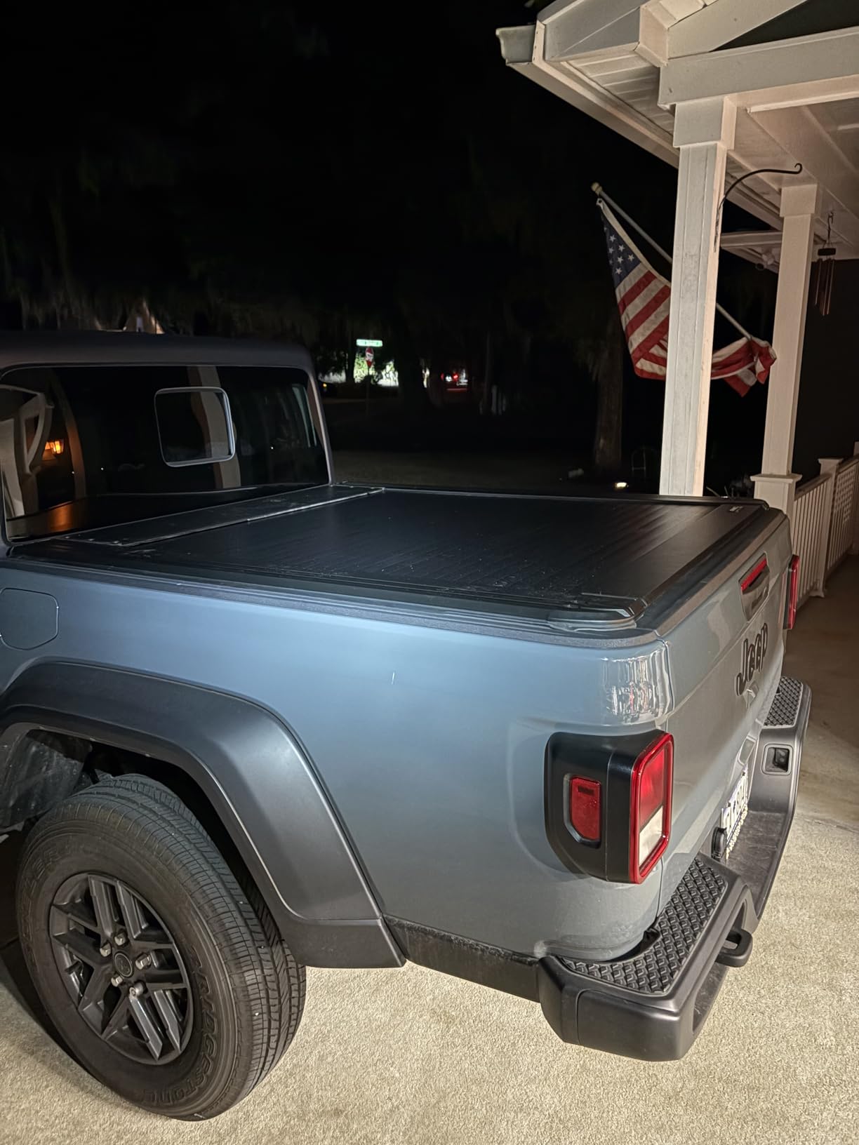 ONINE Retractable Hard Tonneau Cover for 2015-2026 Ford F150 5.5ft Bed customer photo 1