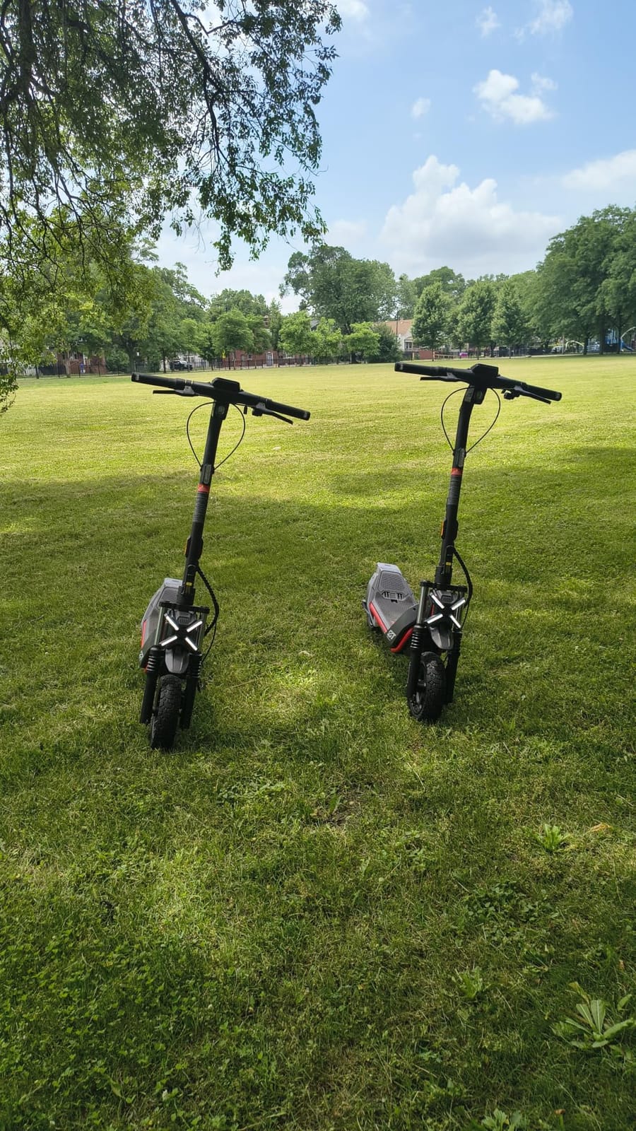 Segway ZT3 Pro Electric Scooter, Up to 24.9 MPH, 43.5-Mile Range customer photo 1