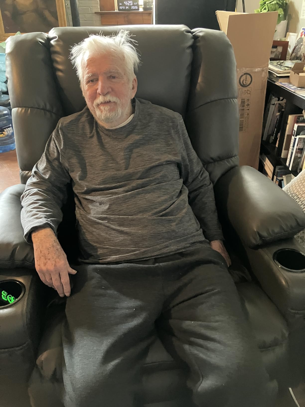 MCombo 3 Motor Lay Flat Power Lift Recliner for Elderly R7635 (Large-Wide) customer photo 1