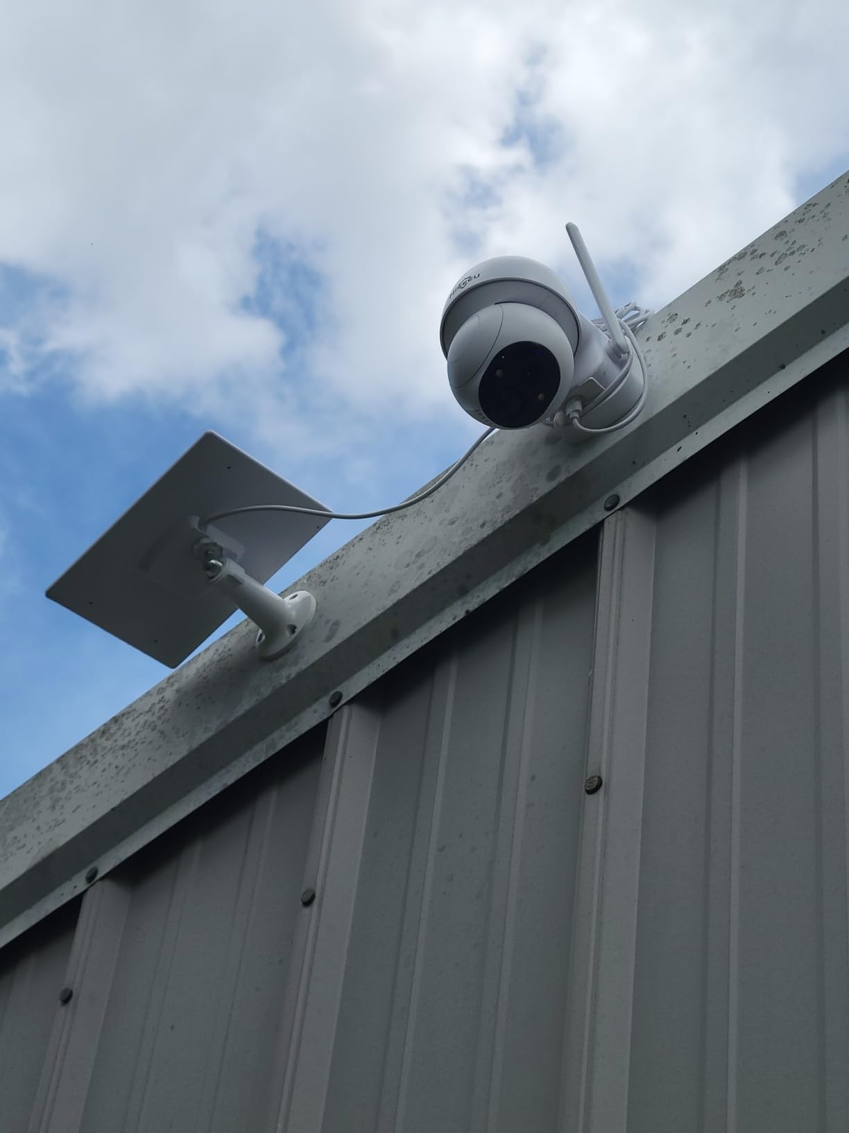 Hiseeu Solar Camera Wireless Outdoor, Home Security Camera System,500GB HDD customer photo 1