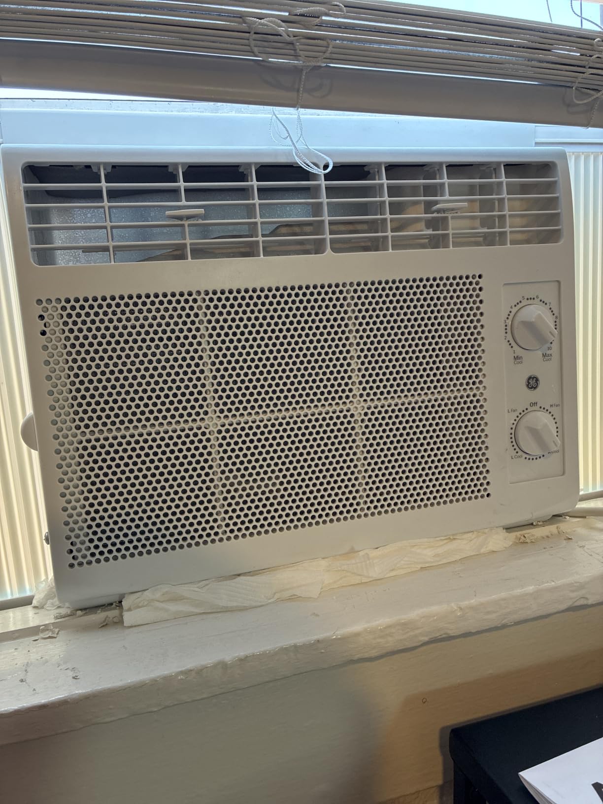 GE Window Air Conditioner 5,000 BTU AC Unit for Small Spaces up to 150 sq ft with Manual Controls & 2 Cooling Modes, Easy Install Kit, White customer photo 2