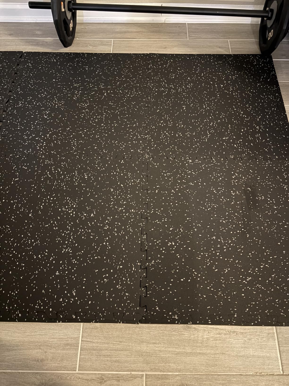 SUPERJARE 0.79'' Extra-Thick Exercise Equipment Mats, 12 Pcs 48 Sq Ft Rubber Top Floor Tiles with High Density EVA Foam, Interlocking Gym Flooring for Home Gym, Workout Mat, Black/Grey customer photo 1