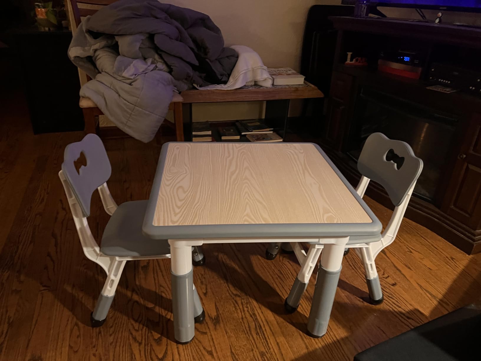 Brelley Height Adjustable Toddler Table and 2 Chairs Set, Beige customer photo 2